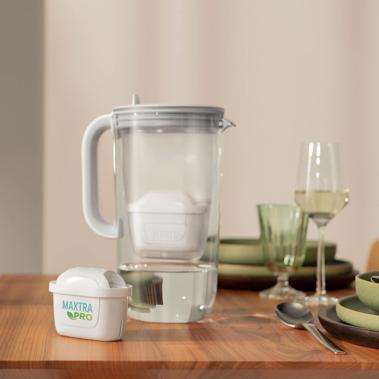 BRITA Glass Water Filter Jug Light Blue 2.5L – Premium Borosilicate Glass Pitcher with MAXTRA PRO Cartridges & Smart Light Indicator